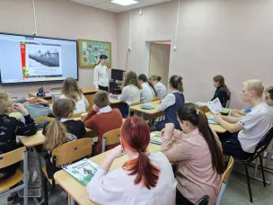 20 мая 2025 года в 5 и 8-х классах был проведен урок мужества «Неоценимый вклад в Победу тружеников тыла Нижегородской области».