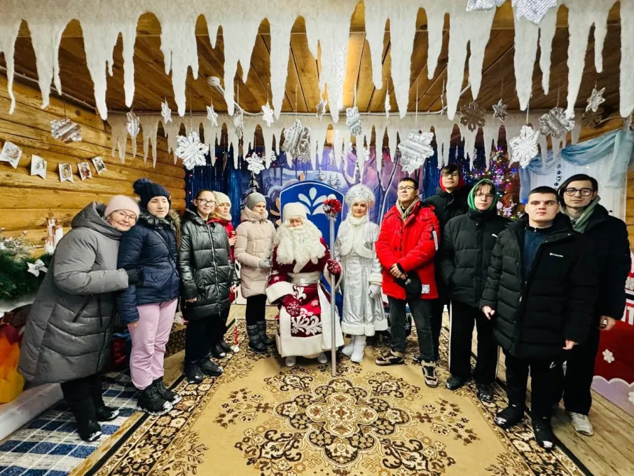В ГОСТИ К ДЕДУ МОРОЗУ….