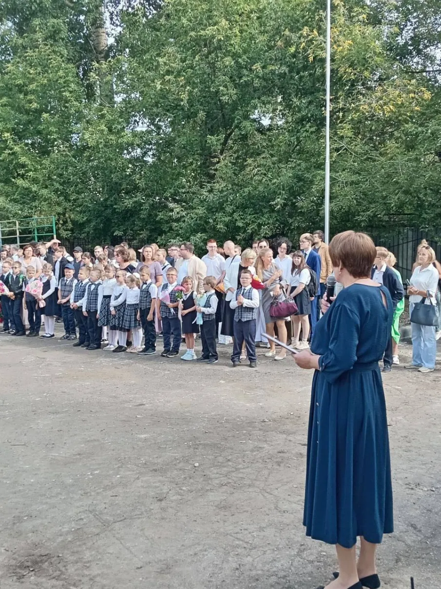 1 сентября в нашей школе прошла торжественная линейка, посвященная Дню знаний. 
