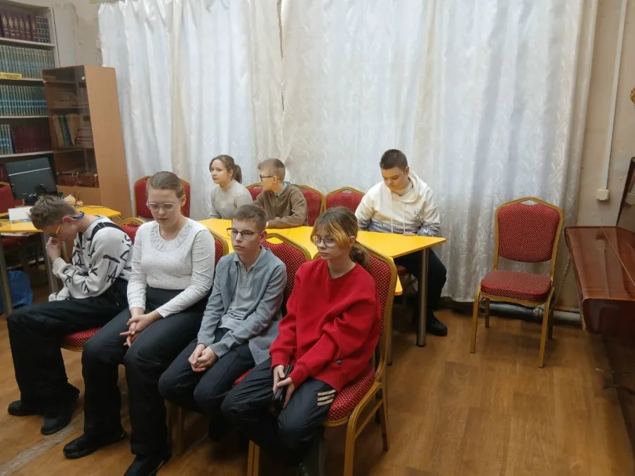 22 января обучающиеся 5–6 классов вместе с учителями по пространственной ориентировке посетили Нижегородскую центральную специальную библиотеку для слепых.