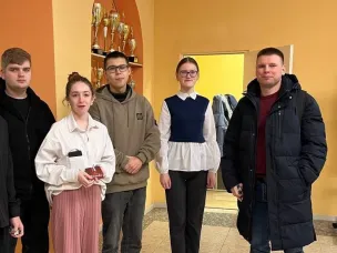 ⚡️В преддверии празднования Дня защитника Отечества обучающиеся школы поздравляли мужчин-сотрудников школы с наступающим праздником!⚡️